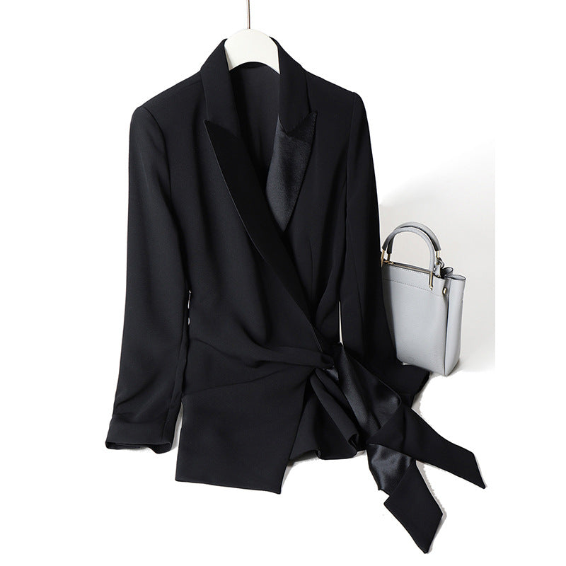 Elegant double-breasted cross blazer set and wide-leg pants for women Chic und Stil