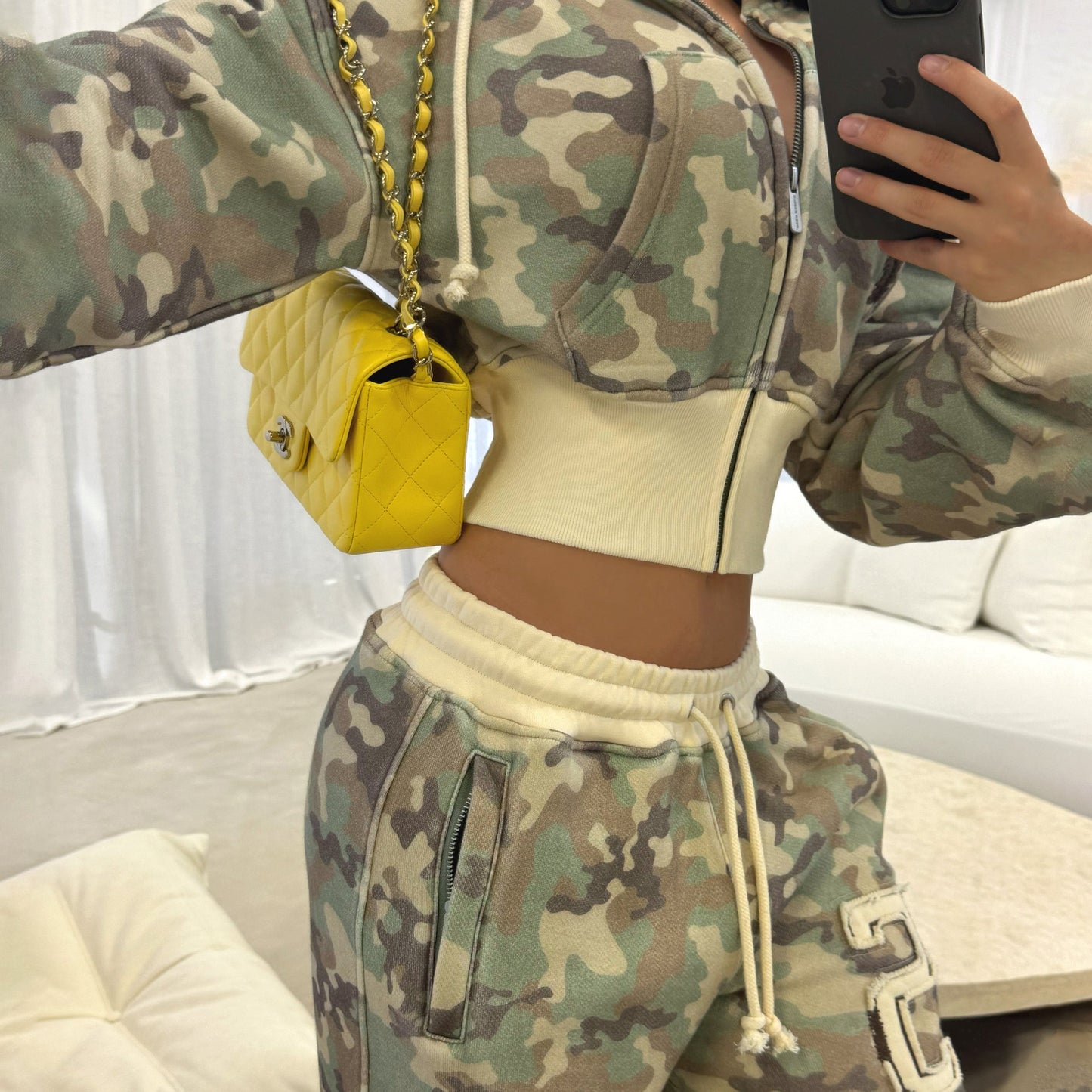 Chic and Style women's camouflage hoodie and jogging pants set