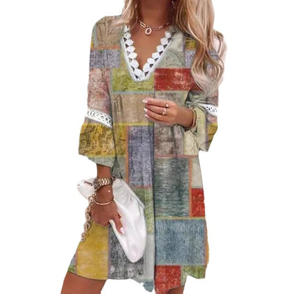 Robe décontractée pour femmes avec décolleté en V et détails volants Chic und Stil