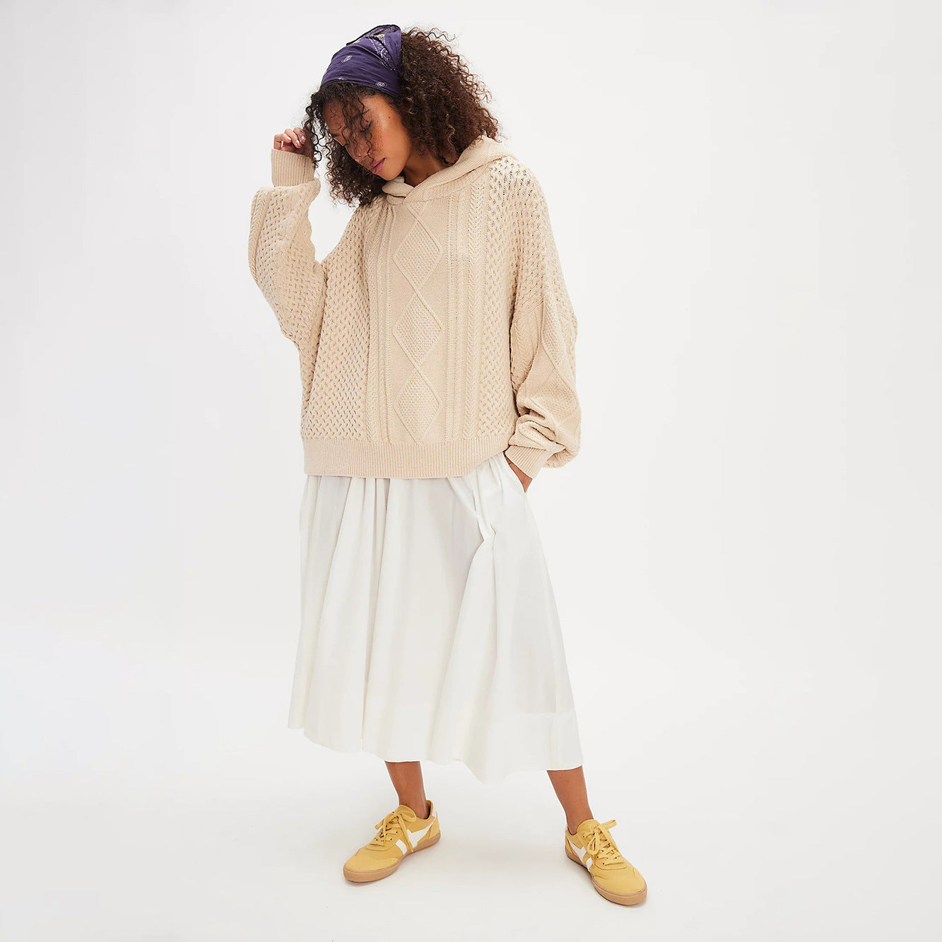 Dames gros tricot-hoodie avec motif de tresse stylé Chic und Stil