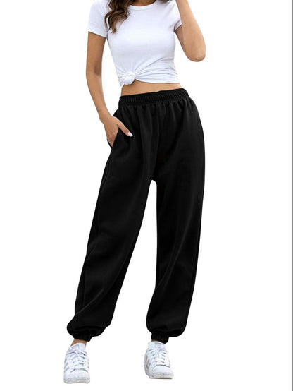 Casual pants for women with a wide cut and elastic waist Chic und Stil