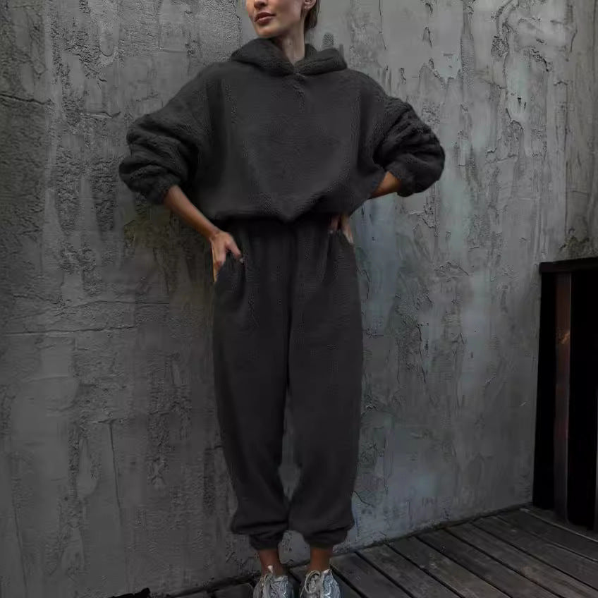 Dames ensemble en polaire doux avec capuche et taille élastique Chic und Stil