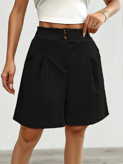 High-waisted satin shorts for women with double button closure and pleats Chic und Stil
