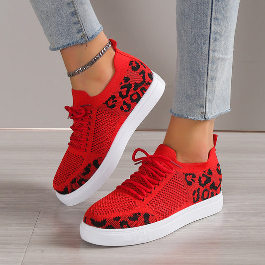 Baskets pour femmes avec un matériau supérieur en maille respirante et un motif animal tendance Chic und Stil