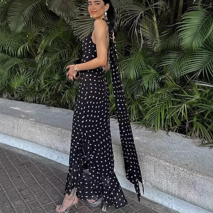 Robe d'été pour femmes avec un design à pois ludique et un ourlet froncé raffiné Chic und Stil