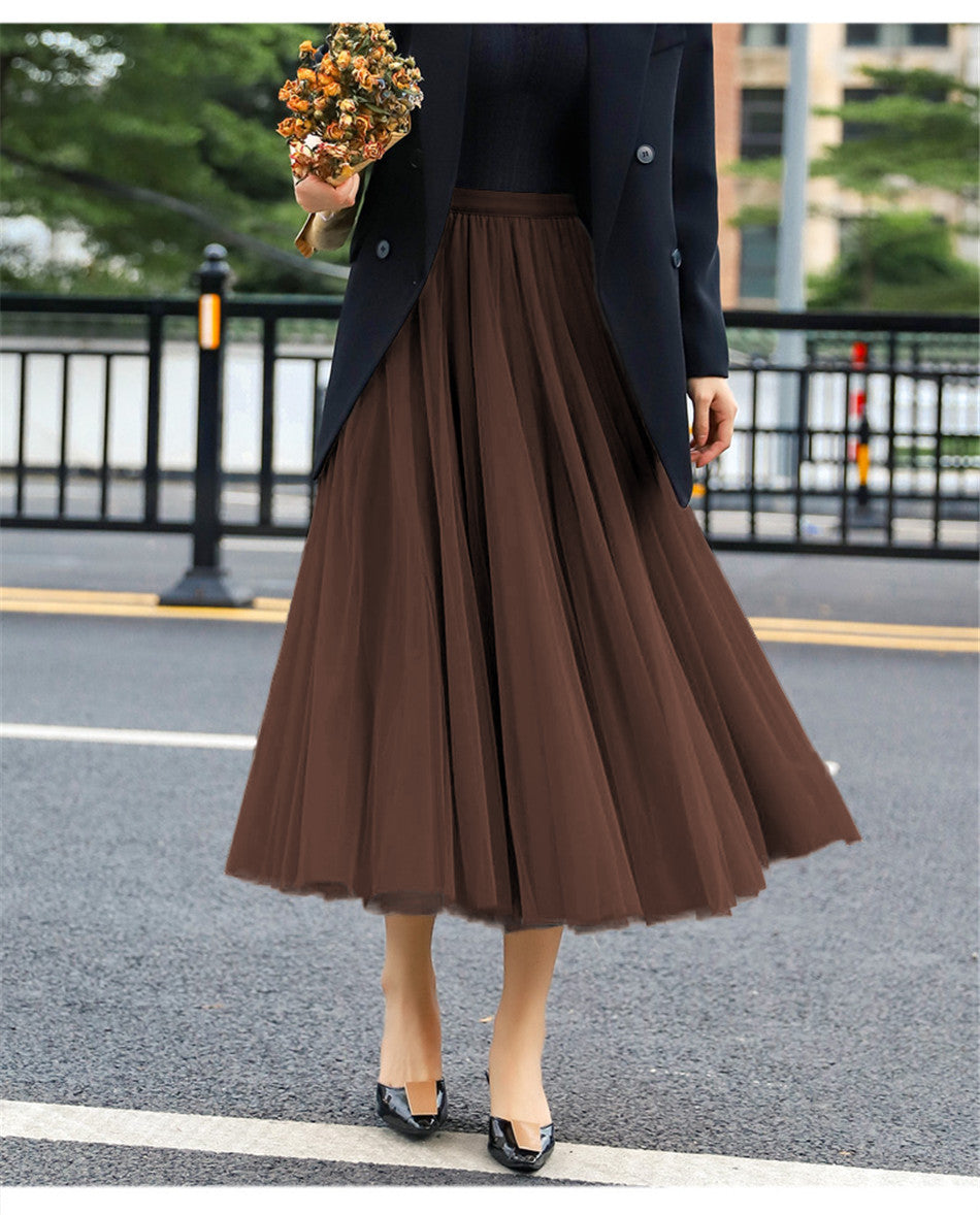 Elegant tulle skirt for women with a flared cut and an elastic waistband Chic und Stil