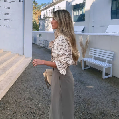 Chemisier à carreaux pour femmes avec des détails froncés élégants Chic und Stil