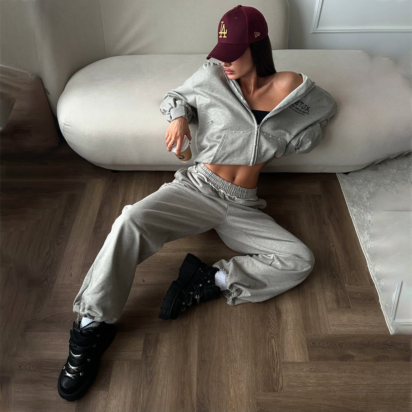 Women's sporty tracksuit set with hoodie and comfortable jogger pants Chic und Stil