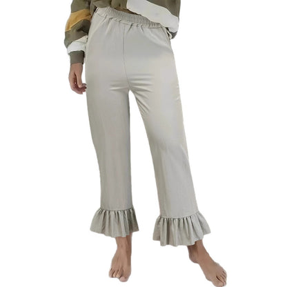 Women's flared pants with playful ruffle details Chic und Stil