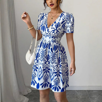 Robe d'été ludique pour femmes avec décolleté en V Chic und Stil