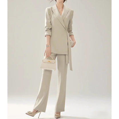 Tailored blazer and pants set for women Chic und Stil