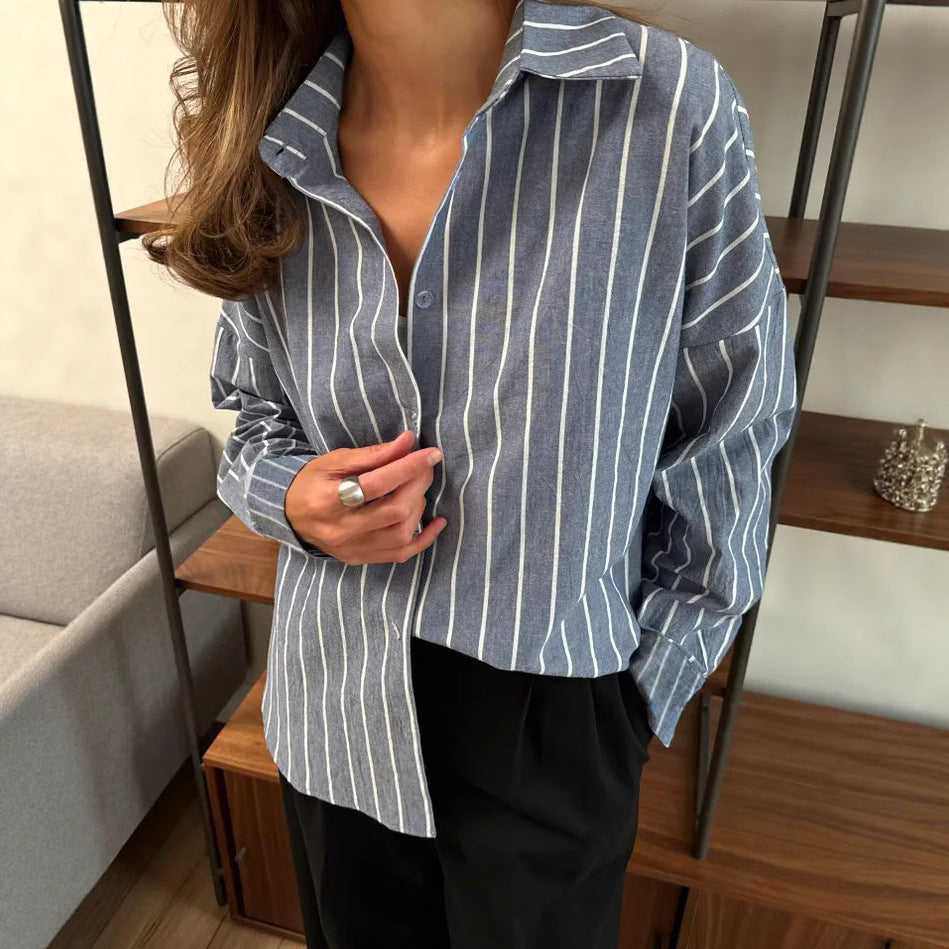 Chemise en coton décontractée pour femmes avec design rayé et coupe ample Chic und Stil