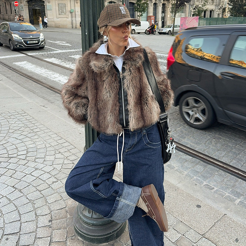 Cropped faux fur jacket for women with a modern style Chic and Style