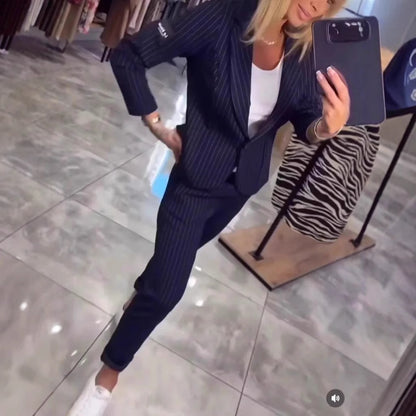 Dames Ensemble blazer-pantalon élégant avec de fines rayures Chic und Stil