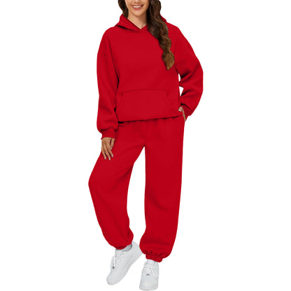 Ladies comfortable tracksuit with practical pockets Chic and Style