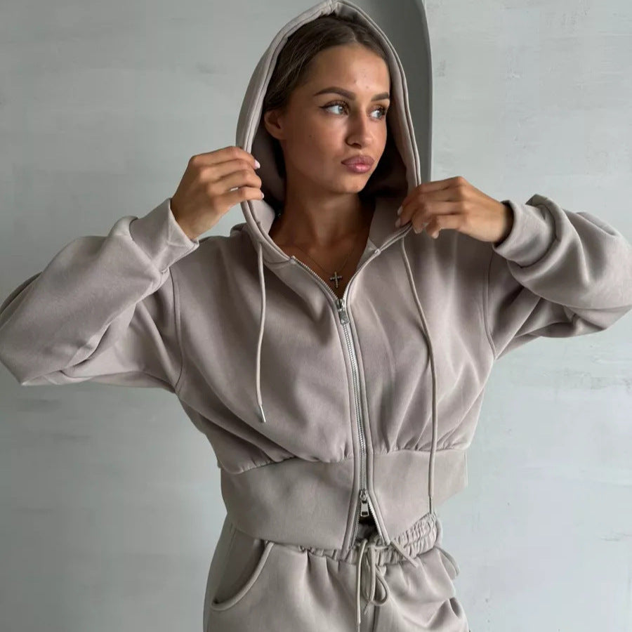 Cropped hoodie set for women and relaxed jogger pants Chic und Stil