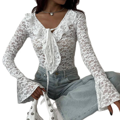 Body en dentelle pour femmes avec détail volant ludique et décolleté en V Chic und Stil