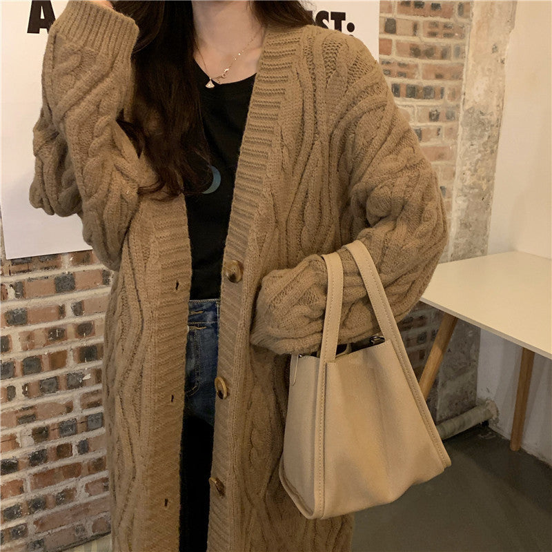 Dames gros tricot cardigan avec ornement de bouton XL et coupe oversized décontractée Chic und Stil