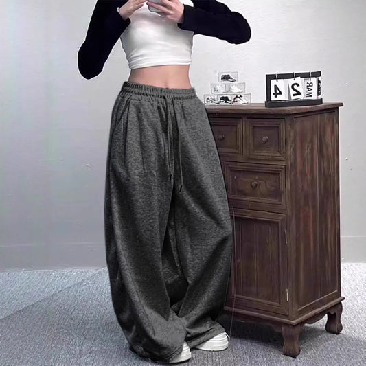 Wide women's jogger pants with elastic waistband Chic and Style