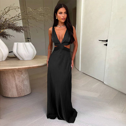 Robe de soirée en satin à découpes Chic und Stil