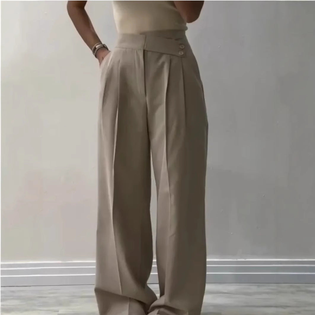 Women High-waisted palazzo pants with elegant pleats and button details Chic und Stil