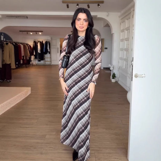 Robe maxi pour femmes avec un motif à carreaux moderne et une coupe élégante Chic und Stil