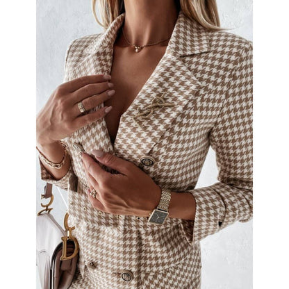 Robe chemise pour femmes au design classique pied-de-poule avec élégante taille cintrée et double rangée de boutons Chic und Stil