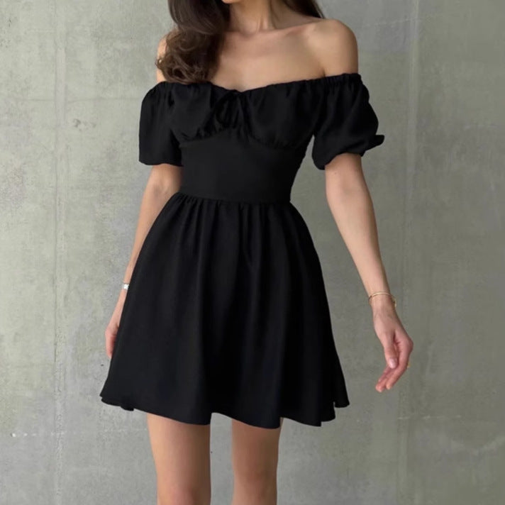 Robe mini off-shoulder pour femmes avec manches volantées et nœud à la taille Chic und Stil