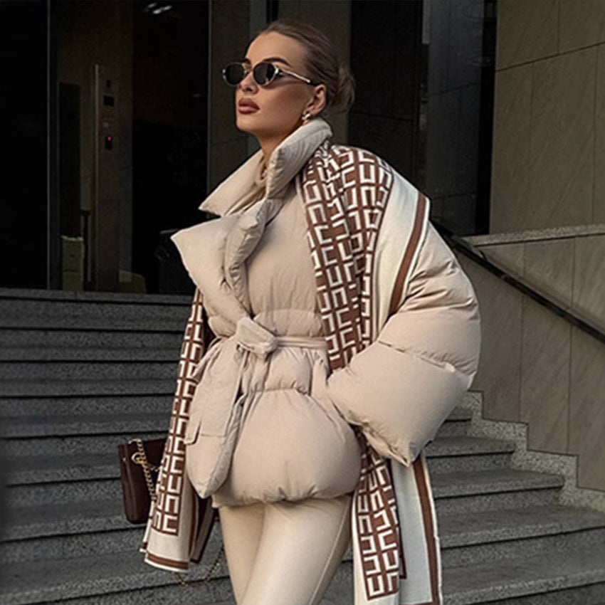 Veste matelassée moderne pour femmes avec ceinture à la taille Chic & Stil