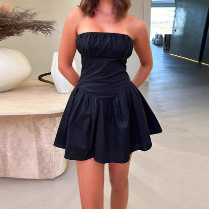 Robe minime sans bretelles pour femmes avec un ourlet en volants volumineux et une coupe élégante Chic und Stil