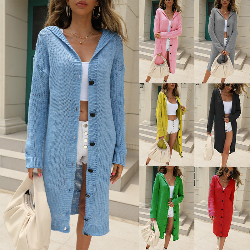 Dame Grande Tricot à capuche avec des détails de bouton élégants Chic und Stil