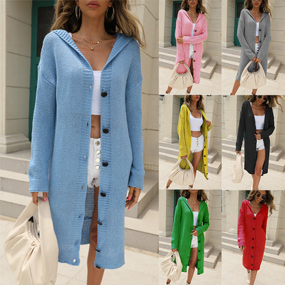 Dame Grande Tricot à capuche avec des détails de bouton élégants Chic und Stil