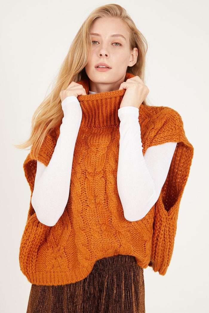 Pull en tricot tendance pour femmes avec col haut et motif en torsades Chic und Stil