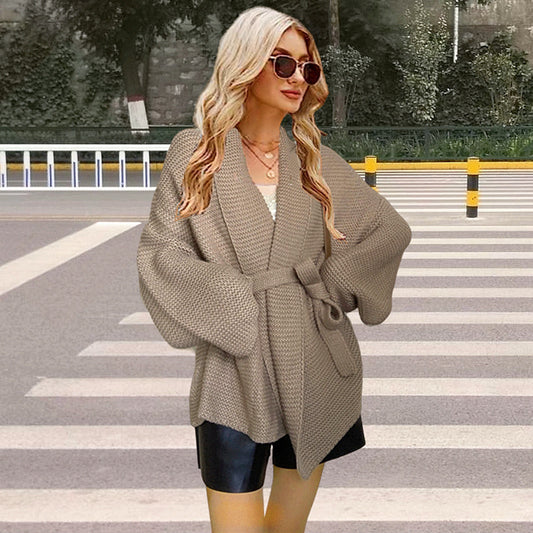 Cardigan femme en grosse maille avec col châle large et ceinture nouable Chic und Still
