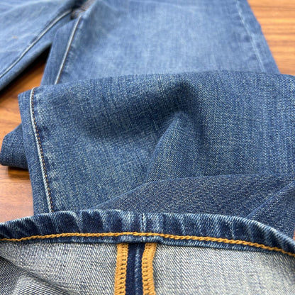 Dames blazer élégant à double boutonnage en matière fine avec une coupe flatteuse Chic und Stil