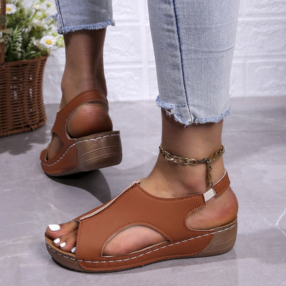 Chaussons confortables pour femmes avec une zone de orteils ouverte et une semelle ergonomique Chic und Stil
