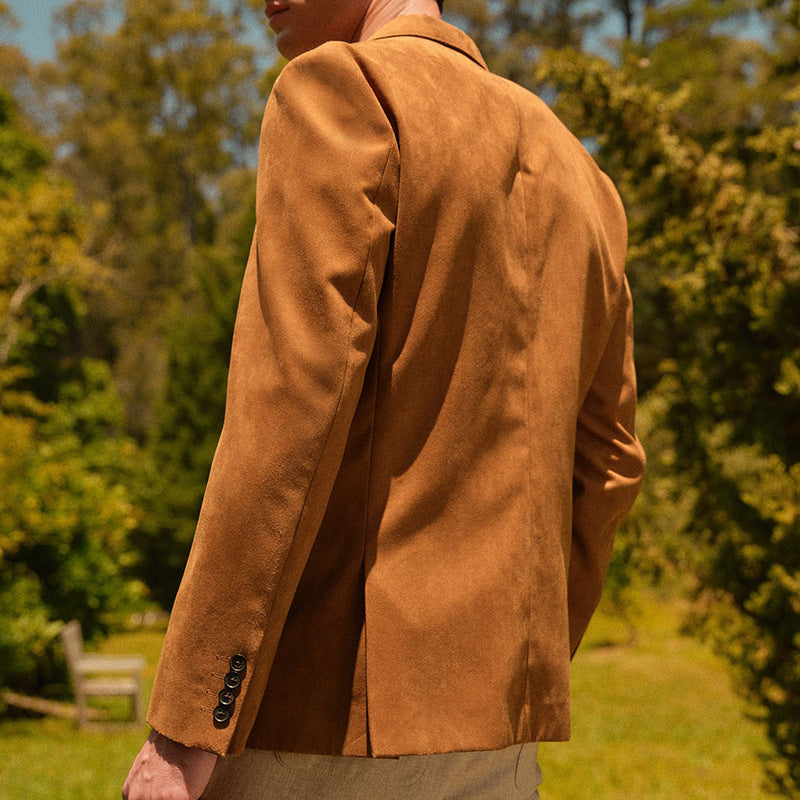 Costume en cuir suédé élégant pour hommes avec revers profond et poches pratiques Chic und Stil