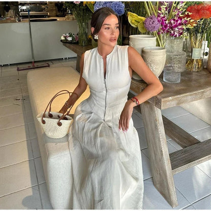 Femmes Robe de loisirs élégante avec un design col montant et fermeture éclair cachée Chic und Stil