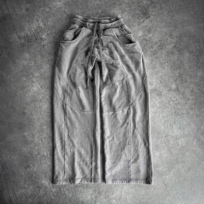 Pantalons en tissu décontractés pour femmes avec taille élastique et poches latérales volumineuses Chic & Stil