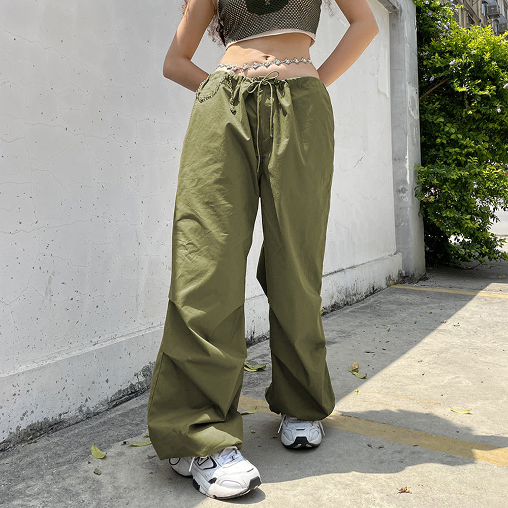 Loose cargo pants for women with elastic waist and practical pocket design Chic und Stil