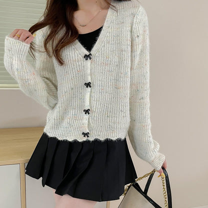 Dame cardigan avec décolleté en V et boutons décoratifs Chic und Stil