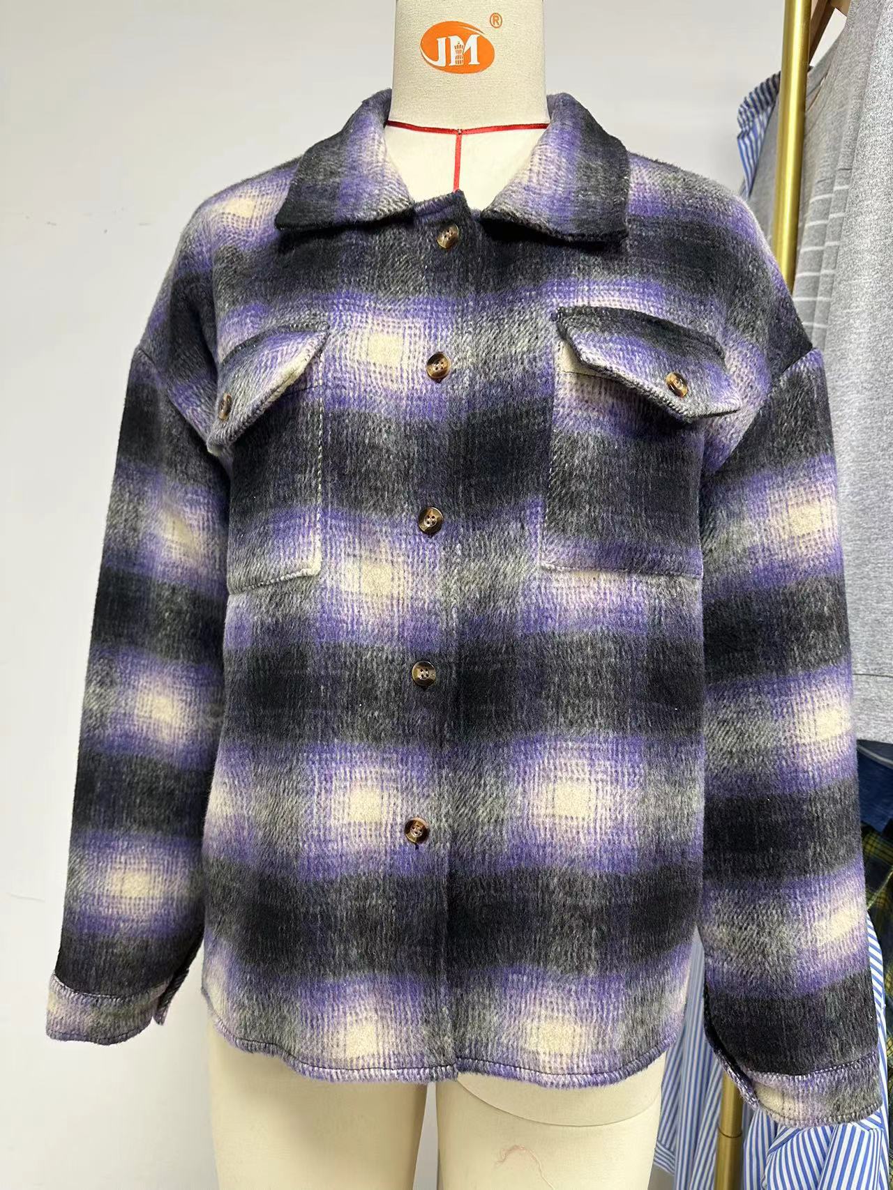 Chemise overshirt en flanelle à carreaux pour femmes avec poches poitrine et coupe décontractée Chic und Stil