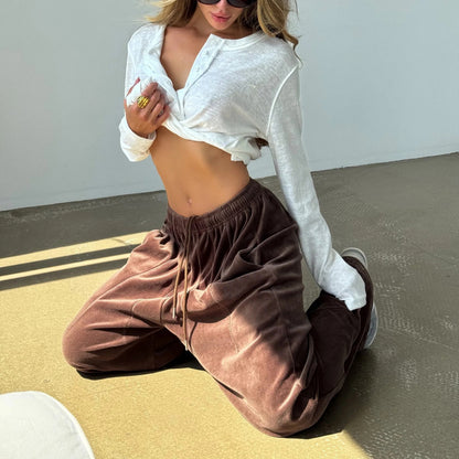 Wide velvet pants for women with elastic waist and practical side pockets Chic and Style