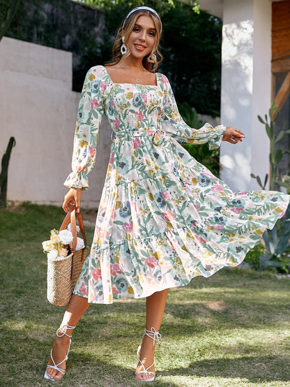 Robe midi pour femmes avec imprimé floral et coupe flatteuse Chic und Stil