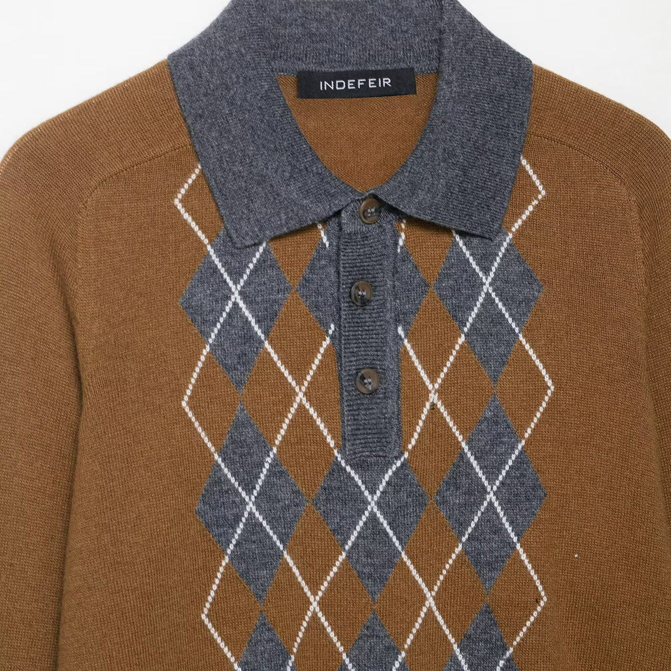 Dames élégante polo à motif écossais et détails de boutons Chic und Stil