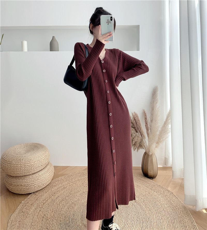 Robe en tricot pour femmes avec décolleté V profond et ceinture cintrée Chic und Stil