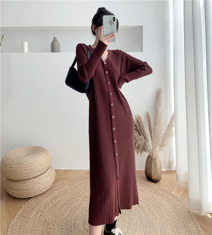 Robe en tricot pour femmes avec décolleté V profond et ceinture cintrée Chic und Stil