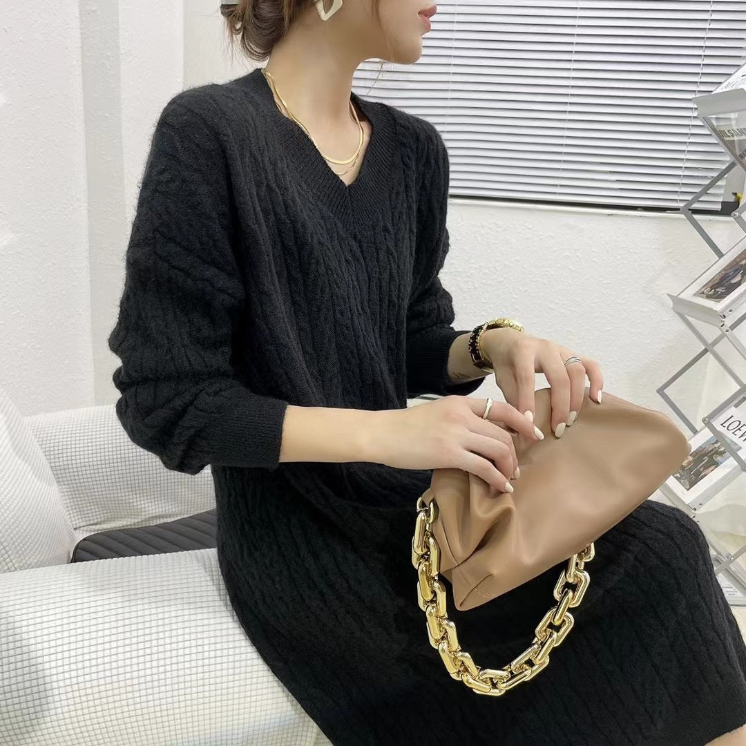 Robe tricot femme avec motif cable et décolleté en V profond Chic und Stil
