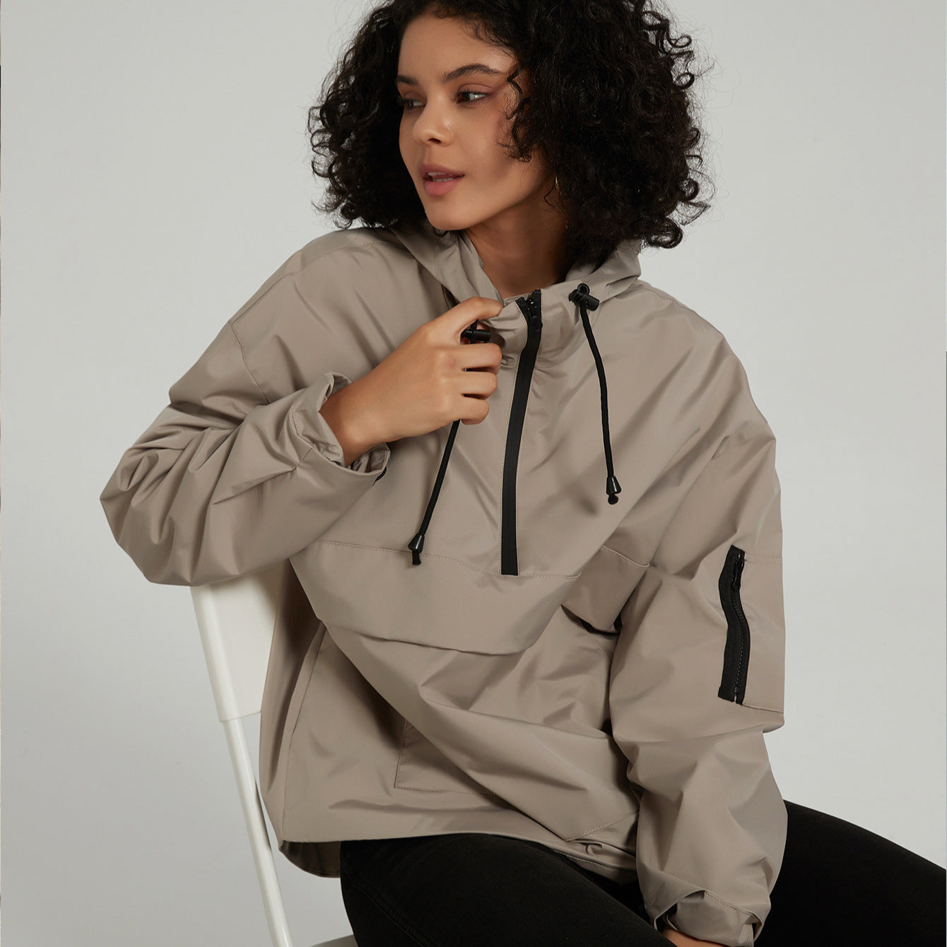 Functional jacket for women with practical pockets and adjustable waist Chic and Style