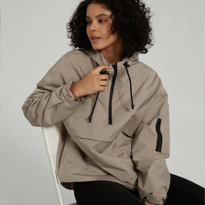 Functional jacket for women with practical pockets and adjustable waist Chic and Style